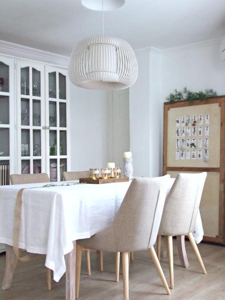 Cómo decorar la mesa para una merienda navideña