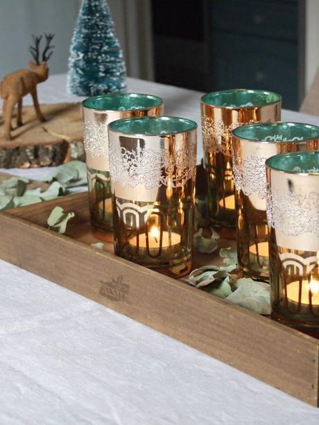 Cómo decorar la mesa para una merienda navideña