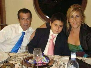 Juan Santos Sierra con su mujer e hijo en Almendralejo (Badajoz) de dónde era.
