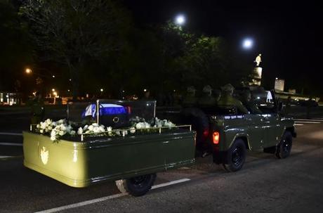 Fidel en el memorial al Che en Santa Clara [+ fotos]