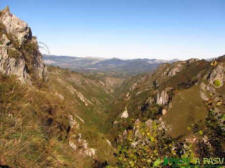 Valle del rio Mampodre en Parres