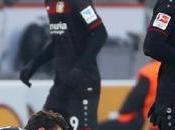 Chicharito gol, falla penal Leverkusen empata Friburgo
