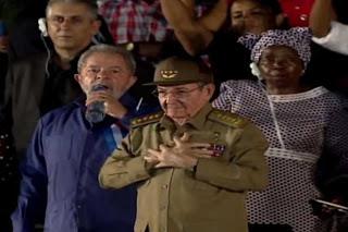 Fidel Castro pidió que ni obras ni espacios públicos en su nombre, dijo Raúl