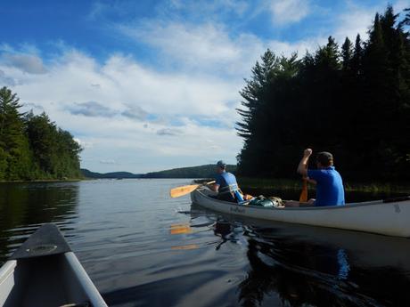 Ruta en canoa por el Algonquin Provincial Park: Rock Lake – portage – Pen Lake – campamento