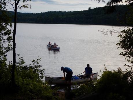 Ruta en canoa por el Algonquin Provincial Park: Rock Lake – portage – Pen Lake – campamento