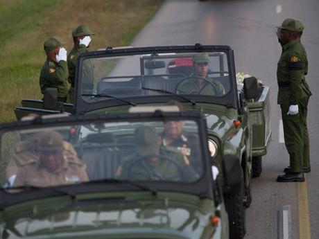La escolta de Fidel. Foto: Fernando Medina/Cubahora