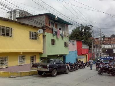 EL RECREO - EL GOBIERNO DEL DISTRITO CAPITAL REALIZA CONJUNTAMENTE CON BARRIO TRICOLOR LA RECUPERACION  Y MEJORAMIENTO DEL SECTOR SAN JULIAN EN SANTA ROSA