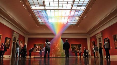 Un etéreo arco iris de hilo llena una galería en el Museo de Arte de Toledo gabrieldawerainbow_01