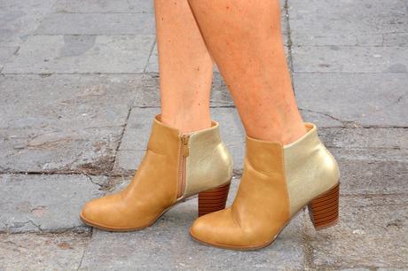 look_en_azul_con_nuevos_botines_7 botines-camel-dorado-carolina-boix-shoes-zapatos