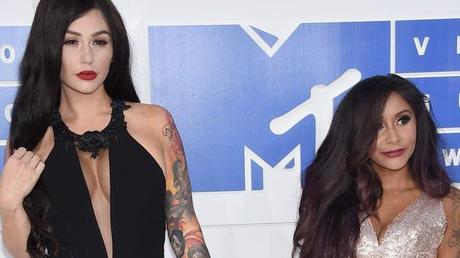 JWoww y Snooki acuden de la mano a los VMAs