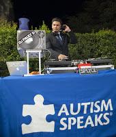 Pauly D y Aubrey O’Day muestran su apoyo a Autism Speaks en la gala ‘La Vie En Blue’