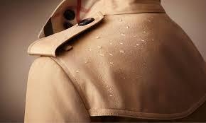 Lee esto al soñar con una gabardina.