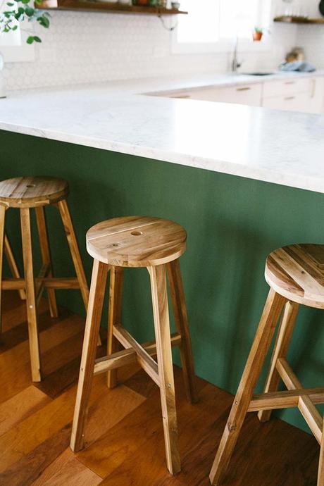 antes y después de una cocina más amplia y luminosa