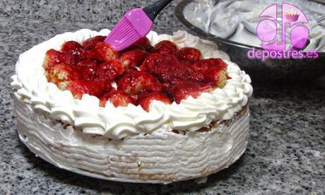 TARTA DE FRESAS CON NATA