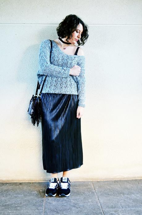 look_faldaplisadametalizadayzapatillas_streetstyle_mivestidoazul_fashionblogger_blogdemoda_castellon_influencer-1