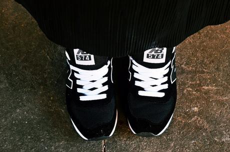 look_faldaplisadametalizadayzapatillas_streetstyle_mivestidoazul_fashionblogger_blogdemoda_castellon_influencer-13