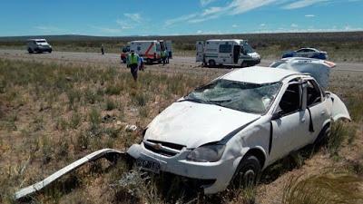 Una pareja de Capital Federal resultó herida tras un vuelco cerca de Piedra del Águila