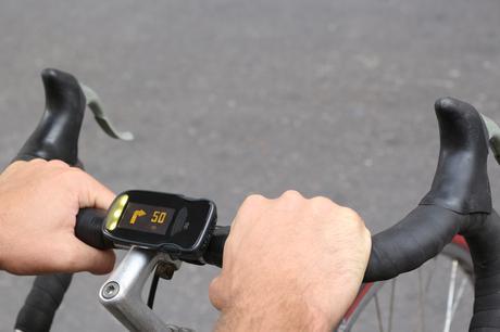 Haiku: Computador de navegación para ciclismo urbano que opera mediante movimientos de manos