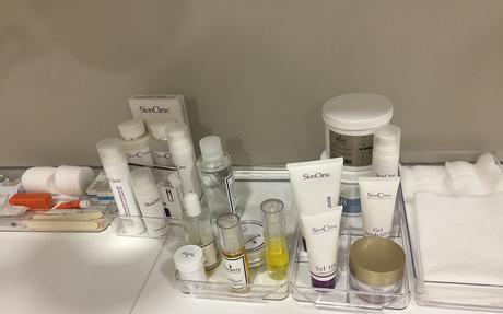 Skin Clinic es una línea de productos que ellos comercializan. Importante: Prepara tu cutis para el Invierno