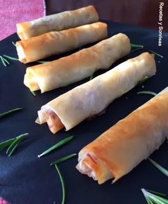 ROLLITO DE FILO RELLENO DE PATO, GORGONZOLA Y SALSA DE PERAS