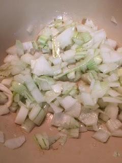 ROLLITO DE FILO RELLENO DE PATO, GORGONZOLA Y SALSA DE PERAS