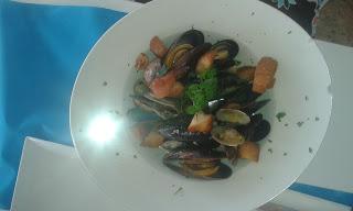 LAS CATAS Y MARIDAJES DE MAKOKI: LAMBRUSCO SALAMINO DI ST. CROCE EN SUEÑO AZUL BEACH CLUB