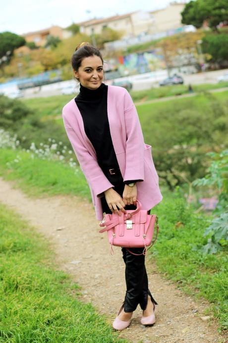 Con cardigan rosa de Rosegal