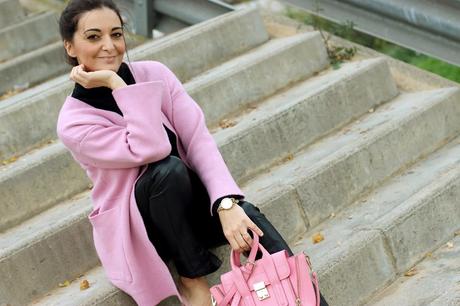 Con cardigan rosa de Rosegal