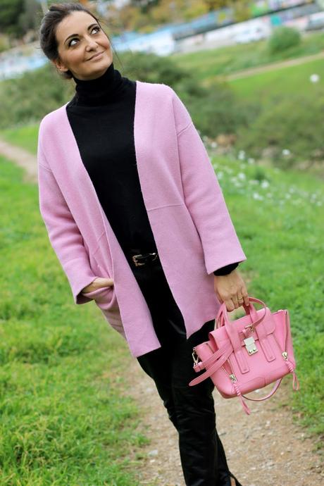 Con cardigan rosa de Rosegal