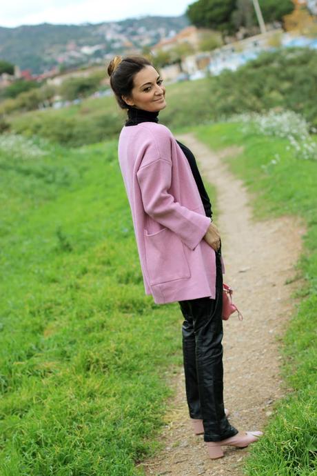 Con cardigan rosa de Rosegal