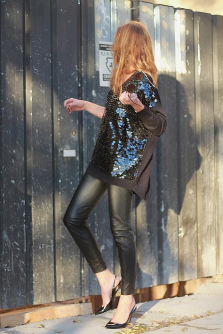 lentejuelas y leggins de piel