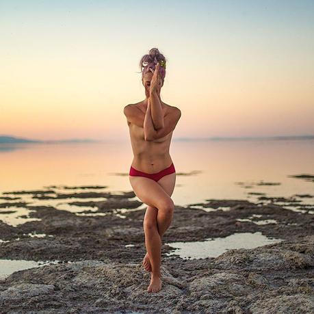 meet-the-yogi-curing-anxiety-and-ptsd-through-jaw-dropping-yoga-moves-04