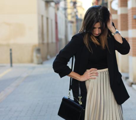 outfit para navidad con falda plisada