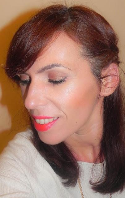 Vanity, the night (Maquillaje, manicura, peinado y propuesta de moda)