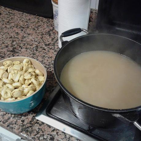 TORTELLINI CON BRODO