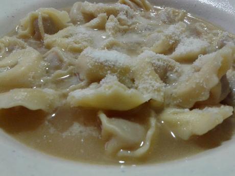 TORTELLINI CON BRODO