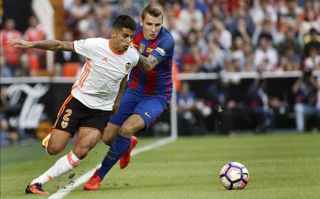 El Barcelona reactiva la opción Cancelo