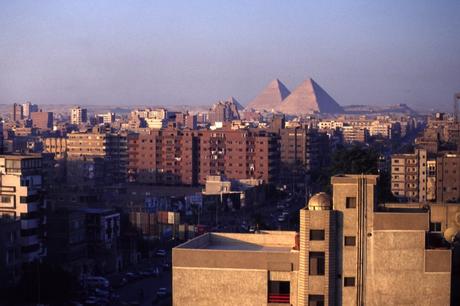 Así se ven las pirámides desde la ciudad de Giza