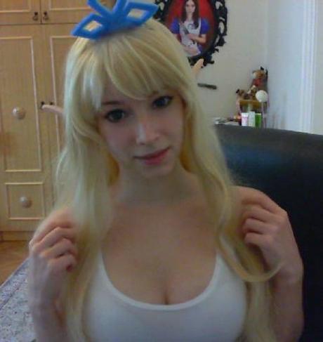 Enji Night boludea haciendo cosplays