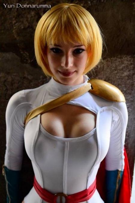 Enji Night boludea haciendo cosplays