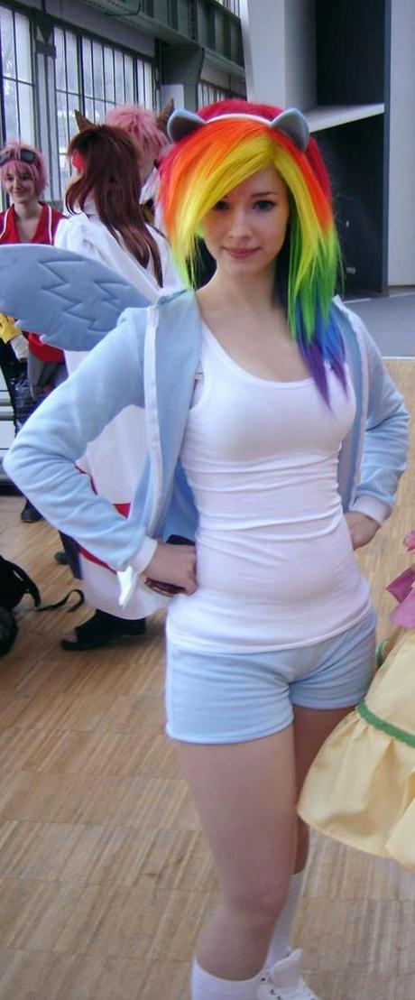 Enji Night boludea haciendo cosplays