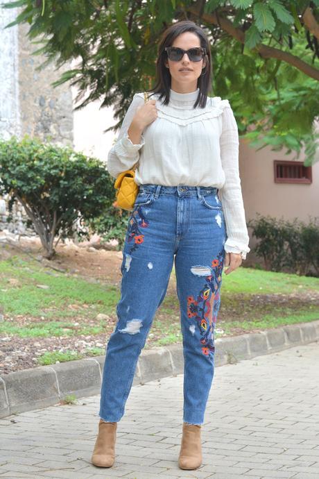 LOOK JEANS CON BORDADOS