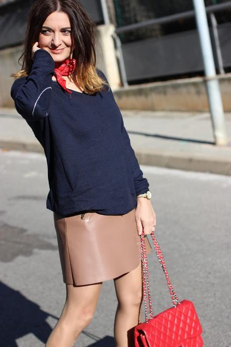 Con botines de GAMISS