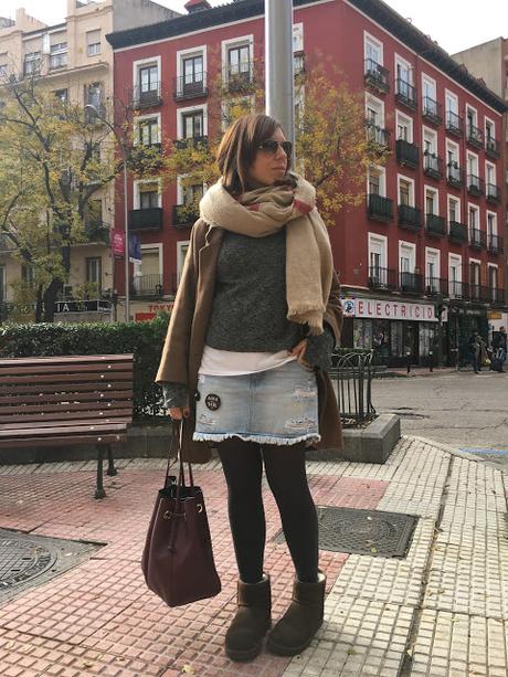 CAMEL COAT+DENIM SKIRT.-