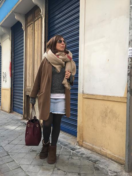 CAMEL COAT+DENIM SKIRT.-