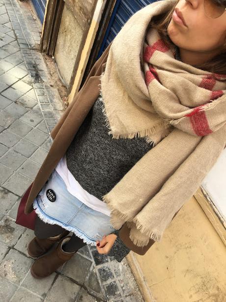 CAMEL COAT+DENIM SKIRT.-