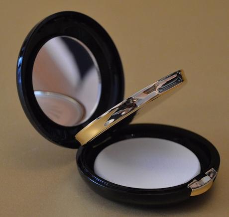 El maquillaje compacto “Color Perfection Compact” de ETRE BELLE
