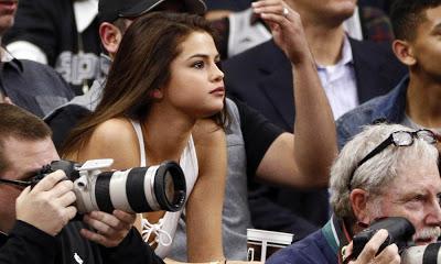 Selena Gomez firma con la marca de lujo Coach