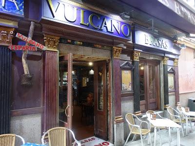 DEGUSTANDO EL CALLEJÓN DEL GATO Pasos 3 y 4: Taberna Espartana y Las Brasas de Vulcano