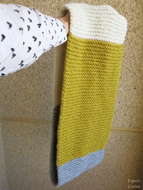 Cuello de punto tricolor